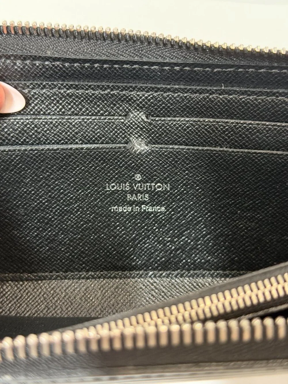 Louis Vuitton 2015 France Black Epi Leather Zippy Wallet